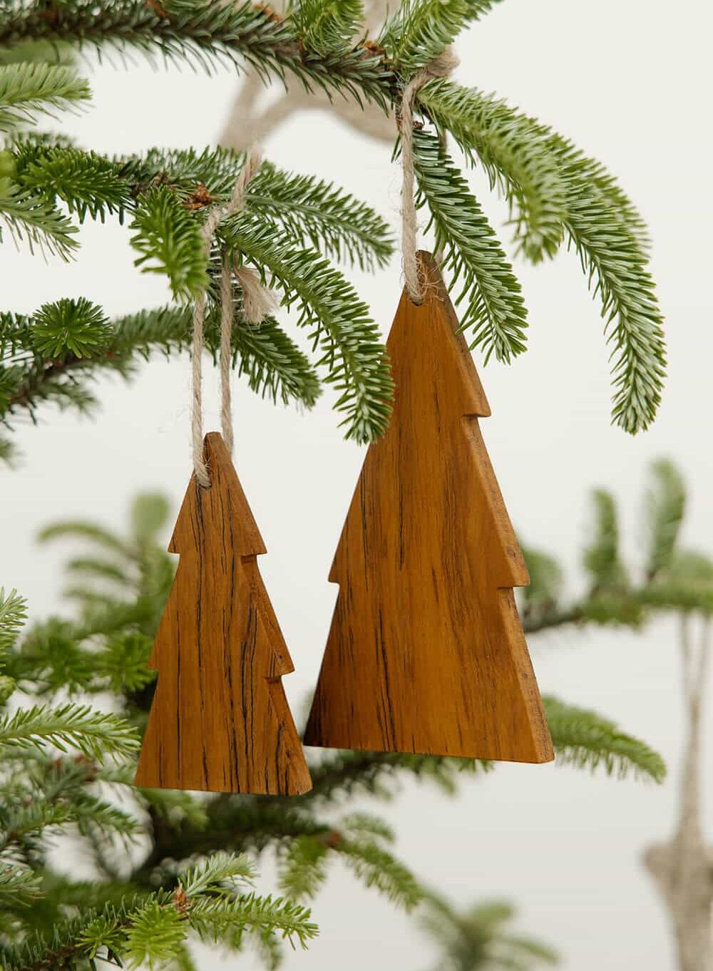 Set 2 adornos Navidad de madera de teca recuperada