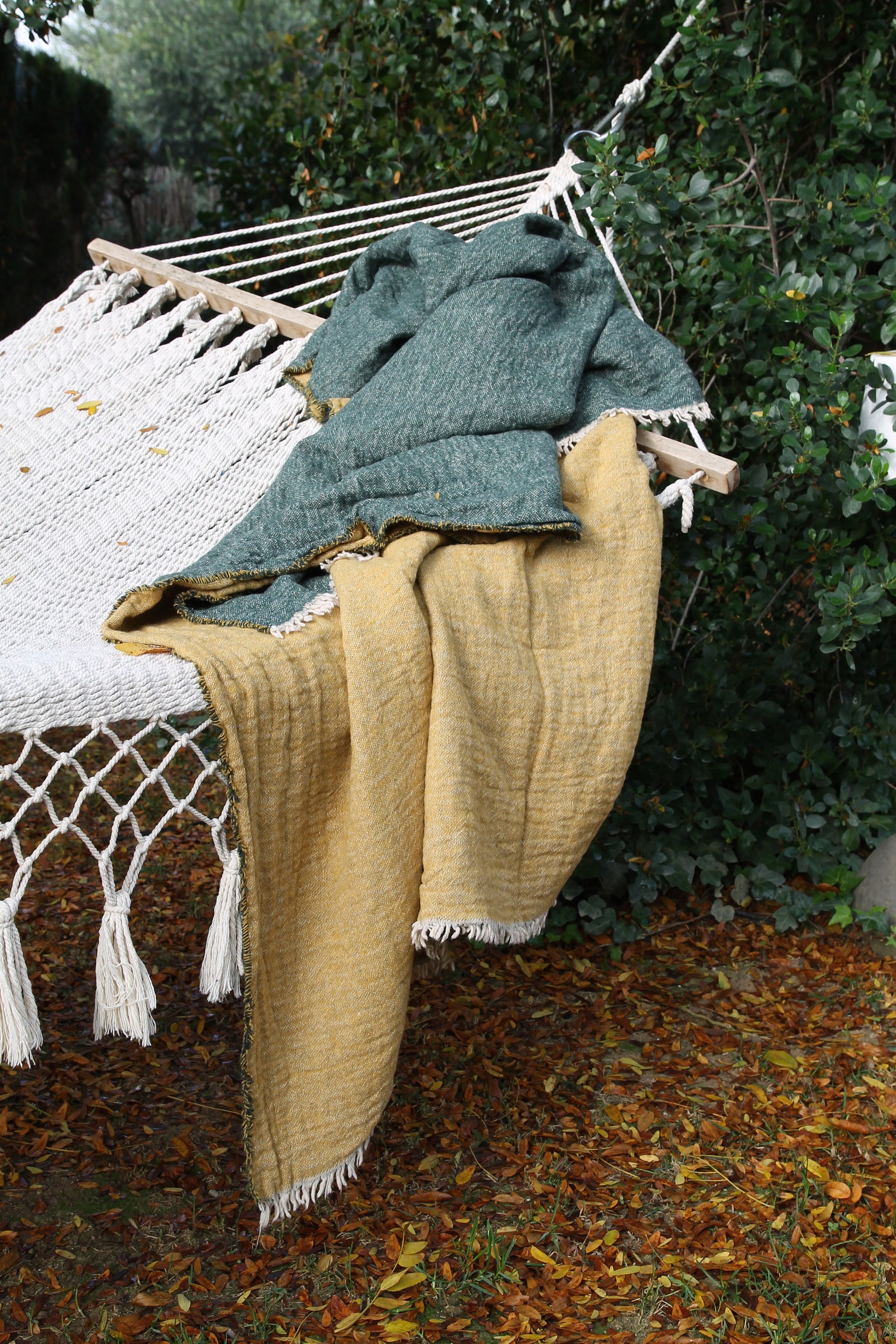 Green cushion cover 100% recycled cotton 