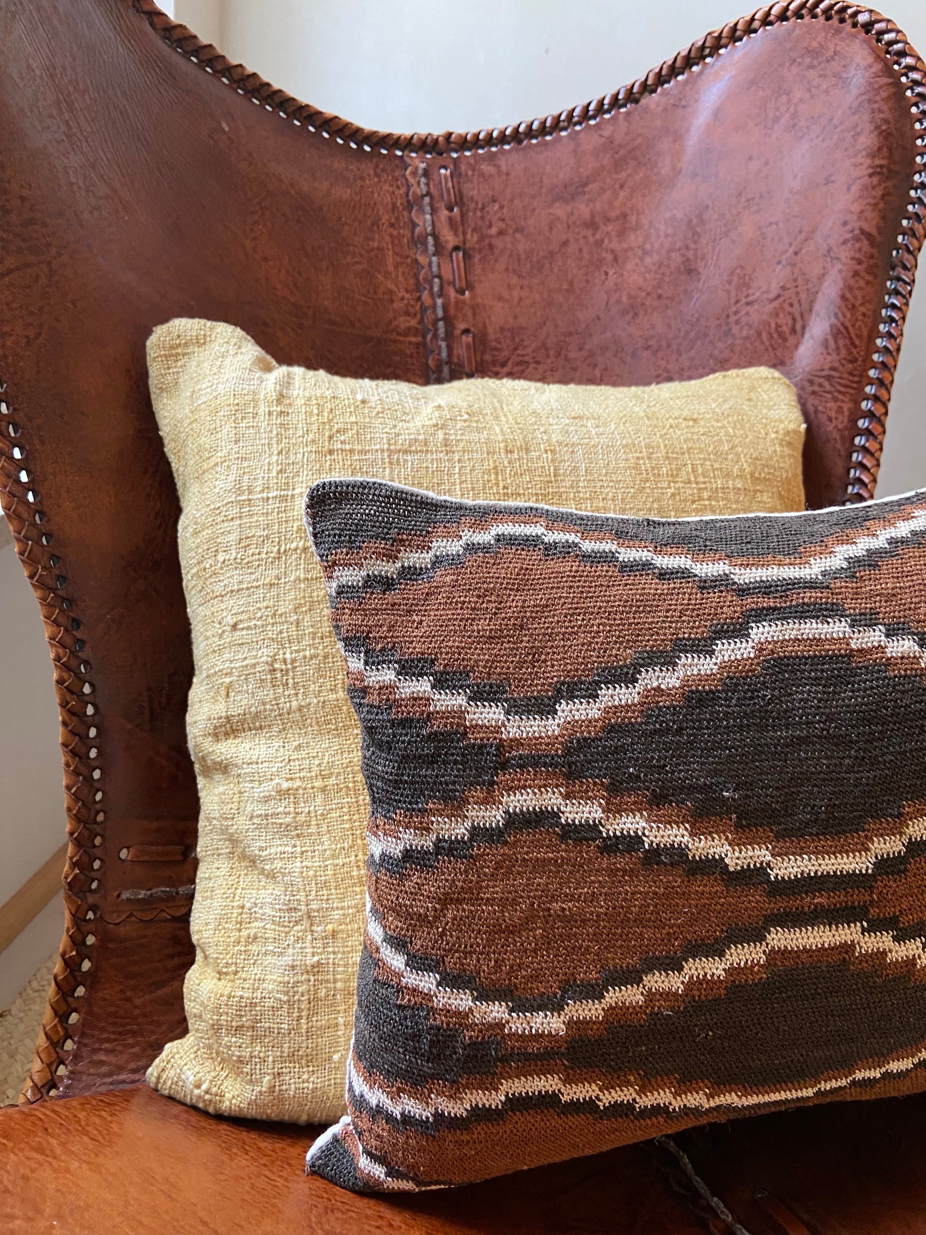 Wichí Guayacán cushion cover of chaguar fiber 