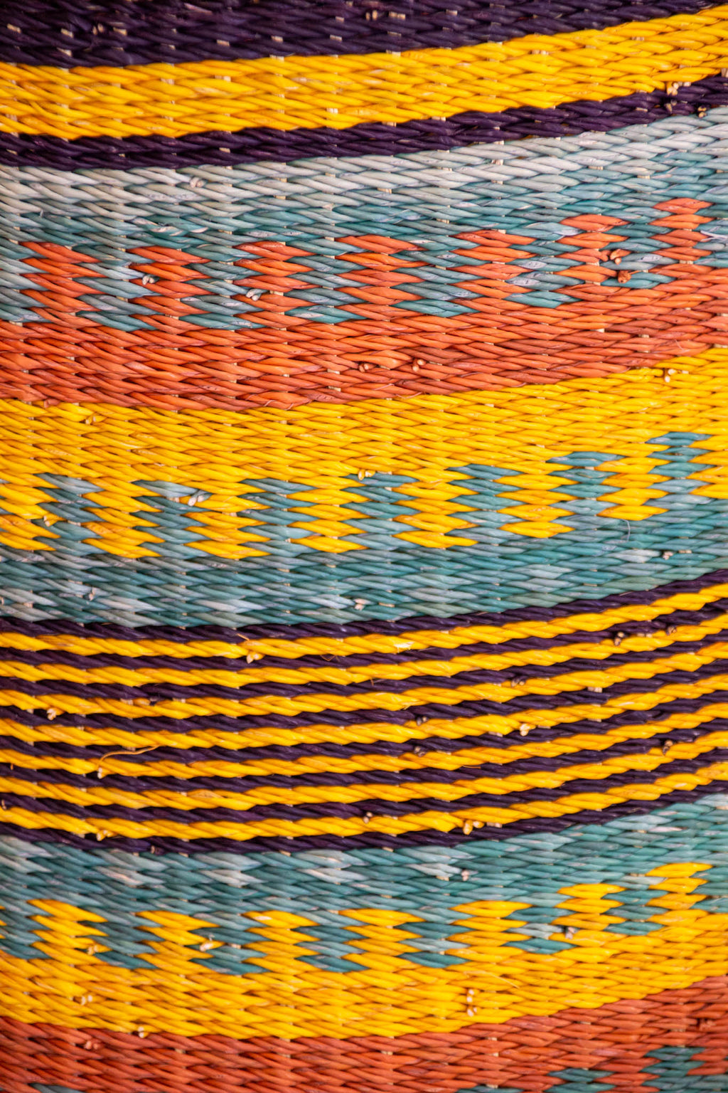 Pink Laundry basket with handles of natural fibre