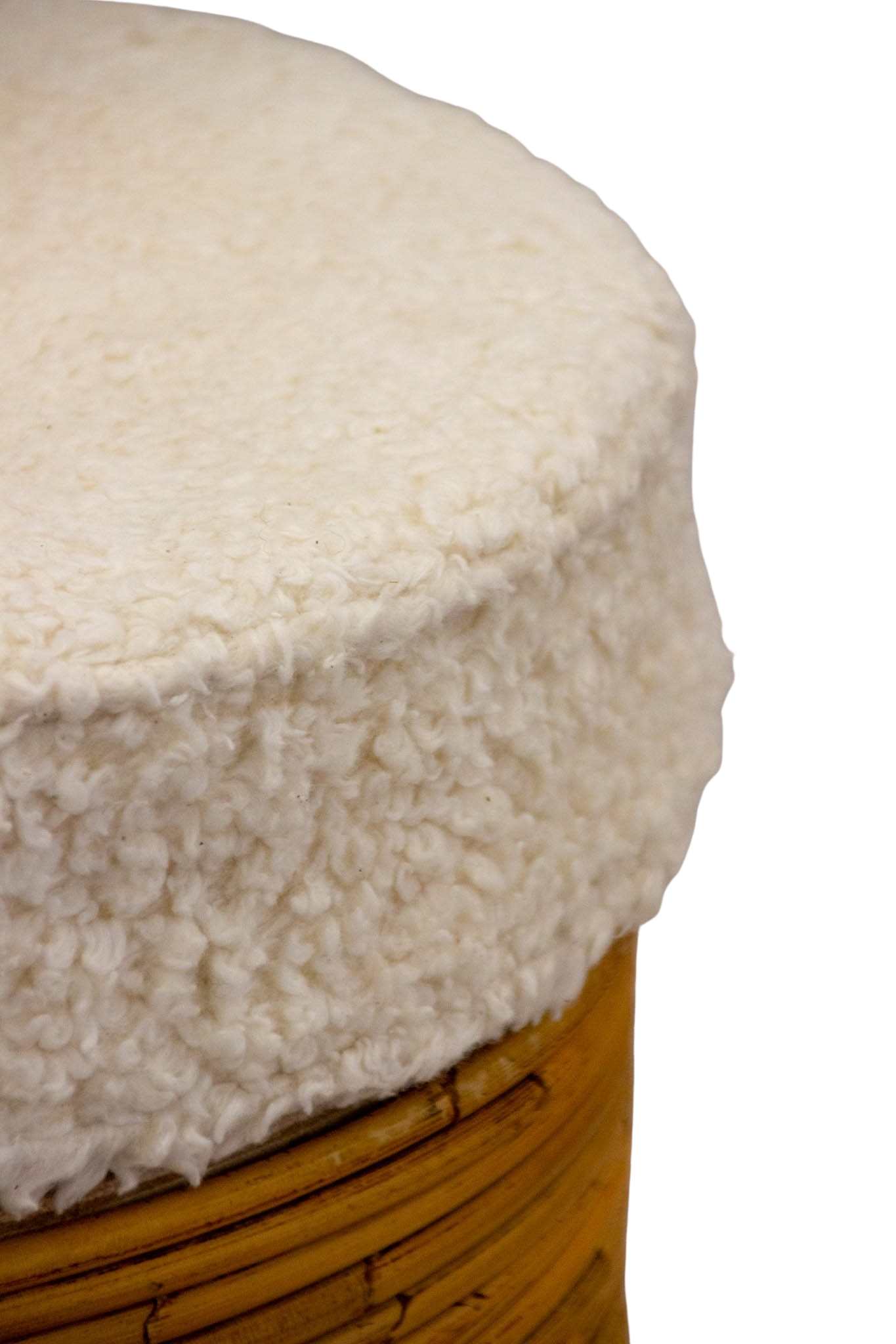 Puff de ratán y algodón Sherpa