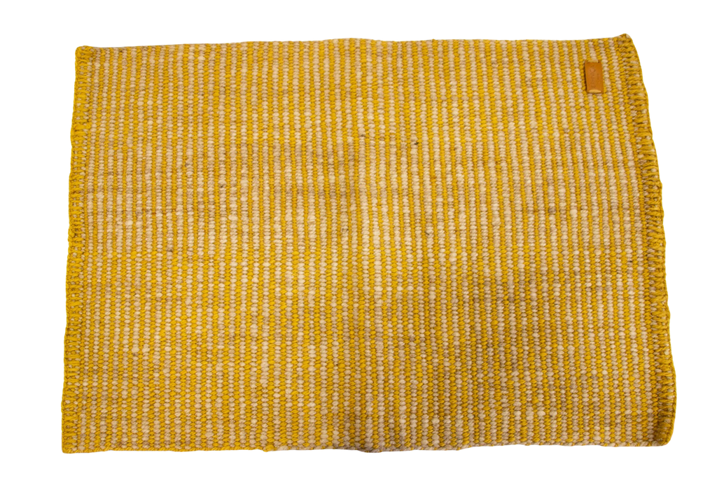 Puna S Rug made of 100% sheep wool and natural dyes 