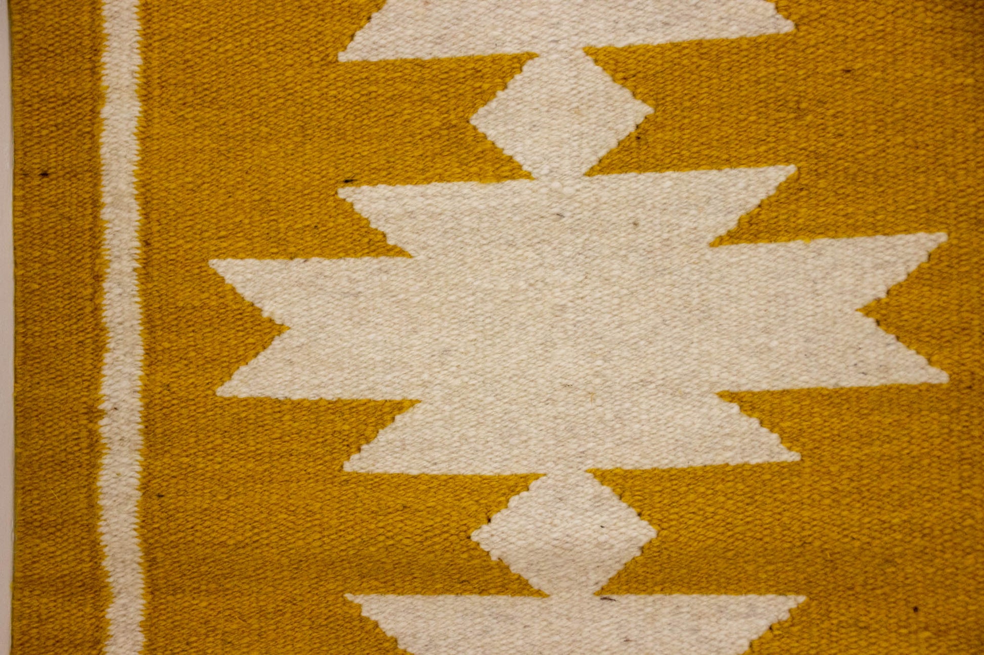 Puna S Rug made of 100% sheep wool and natural dyes 