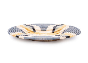 Plato africano decorativo XL Opal Grey Mustard de fibra natural - Plato decorativo - ETHNICA DECO