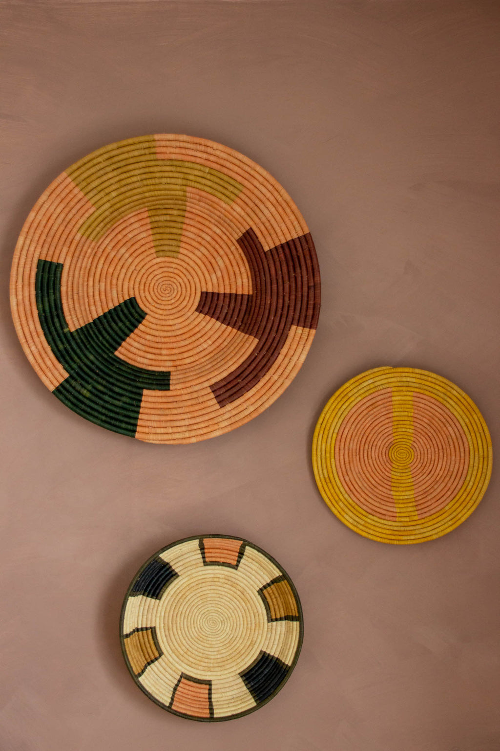 Plato africano decorativo XXL Peach Geo de fibra natural - Plato decorativo - ETHNICA DECO